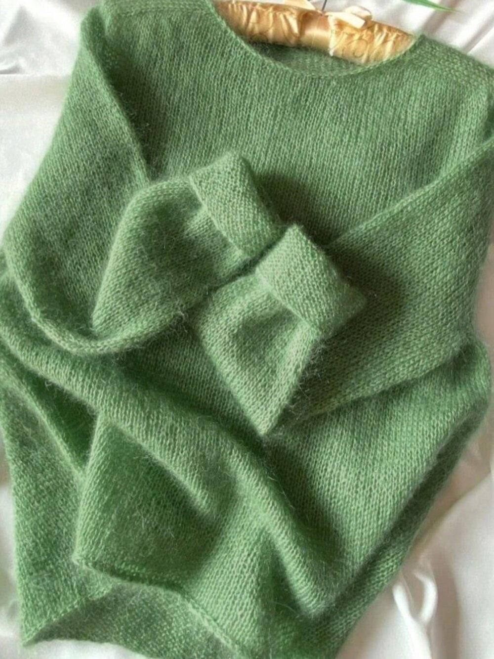 Green Casual Women's Round Neck Loose Regular Length Plain Long Sleeve Pullover